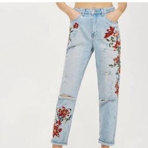 Flower embroidered distressed top shop motto mom jeans